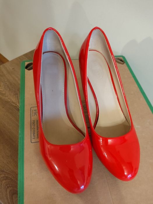 Szpilki czerwone rozmiar 39