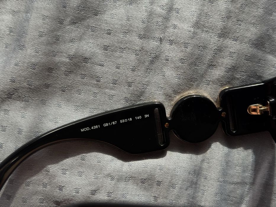 Сонцезахисні окуляри Versace