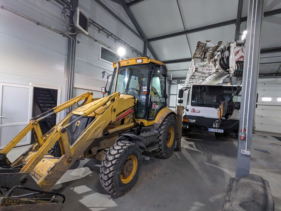 Послуги экскаватора навантажувача JCB в Кременчуці.