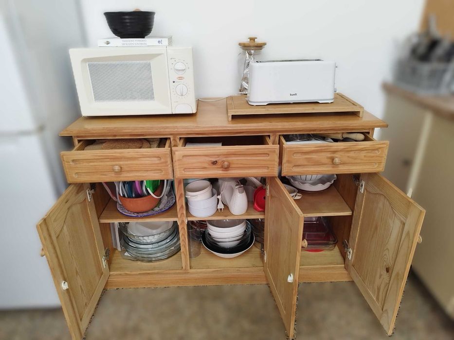 Móvel / Aparador / Armário Madeira