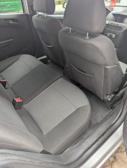 Opel Astra H 1,6 бензин