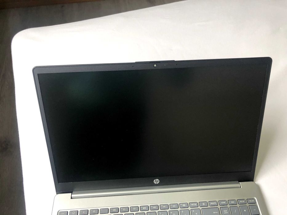PORTÁTIL HP - Intel Core i3 - 8GB RAM - 256GB SSD - Windows 11