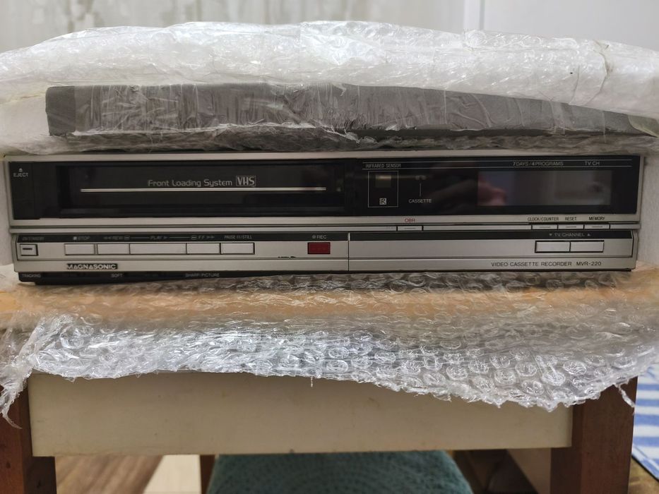 Видеомагнитофон Magnasonic