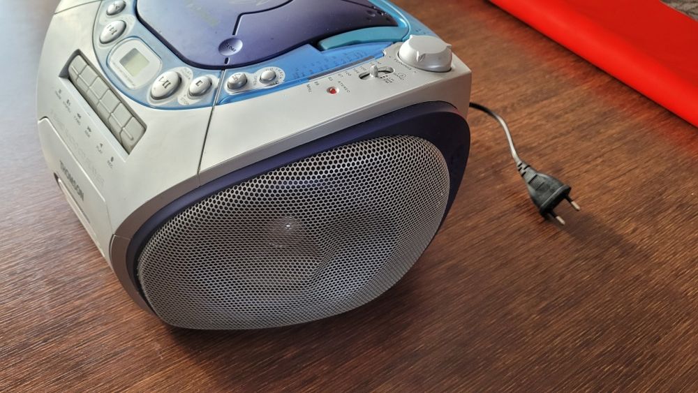 Radiomagnetofon z CD player Thomson TM 9233