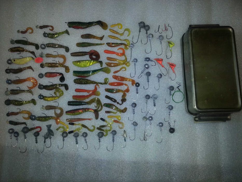 Рыболовный набор силиконовые приманки джиг крючки цена за все