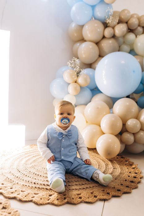 Продам дитячий костюм блакитного кольору на перший рочок