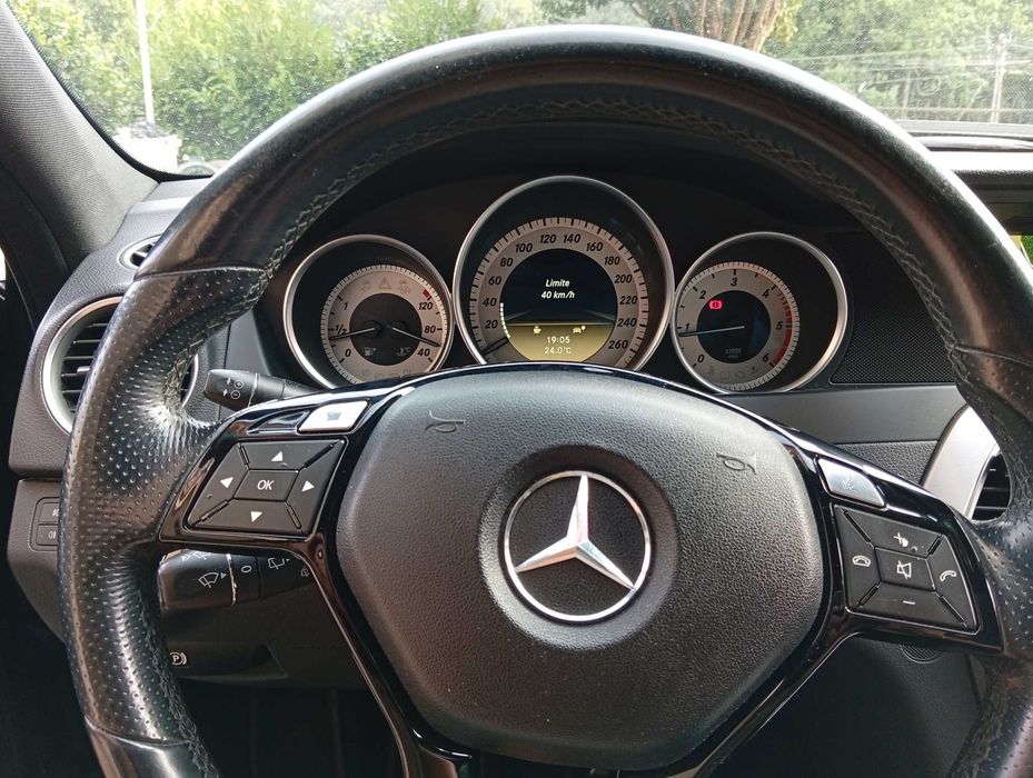 Mercedes 250 c como nova