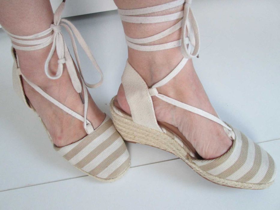 Dunnes Stores Buty letnie sandały espadryle wiązane beżowe 38 jak NOWE