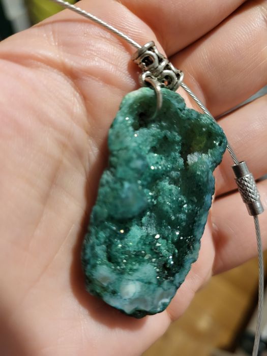 Piękny naszyjnik minerał chyba malachit