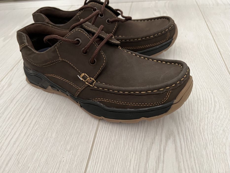 Капці, мешти, туфлі