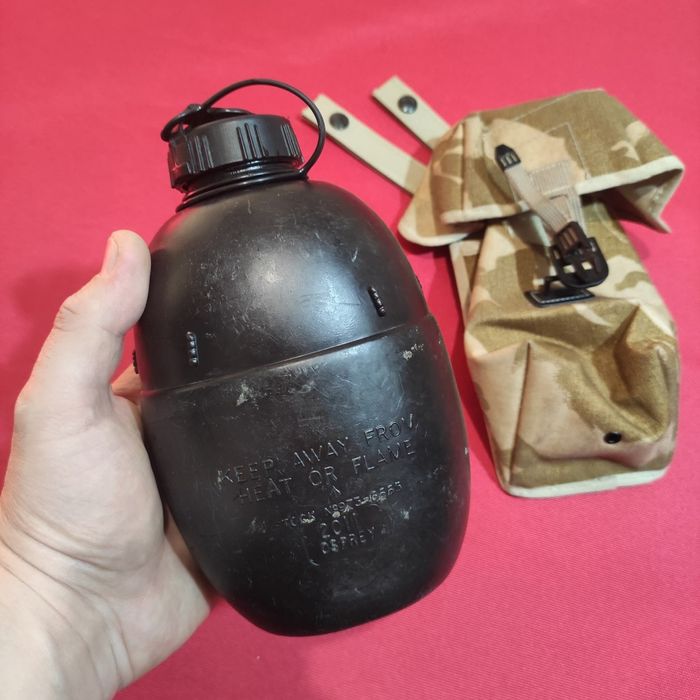 Фляга з підсумком
 (Оригінал Великобританія)