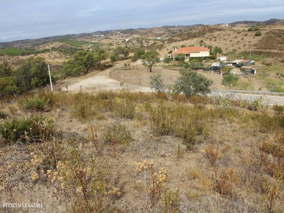 FARO - Castro Marim - Terreno localizado junto à estada principal — Castro Marim, Faro