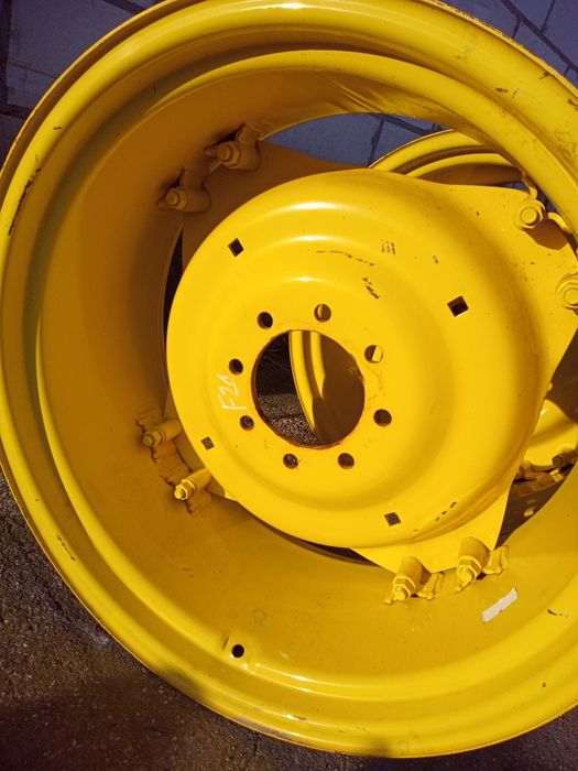 Koło Felga W13 R28 John Deere oryginał otwór 153mm8szpilek jak nowa