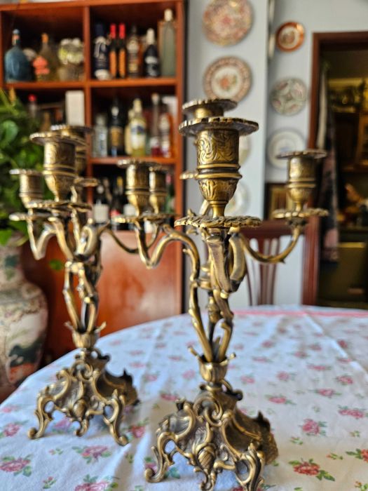 Castiçais de latão