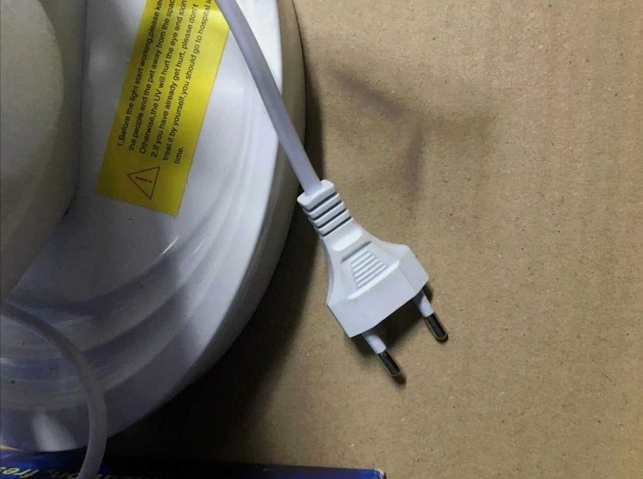 Бактерицидная озоновая кварцевая лампа с пультом для дезинфекции