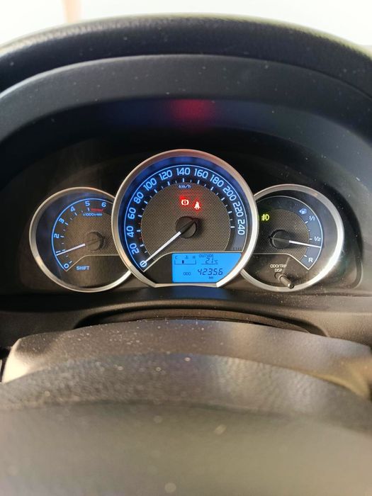 RESERVADO  Toyota Auris  1.4 D4D (Pack Sport+ Navi) 42 Mil Quilometros