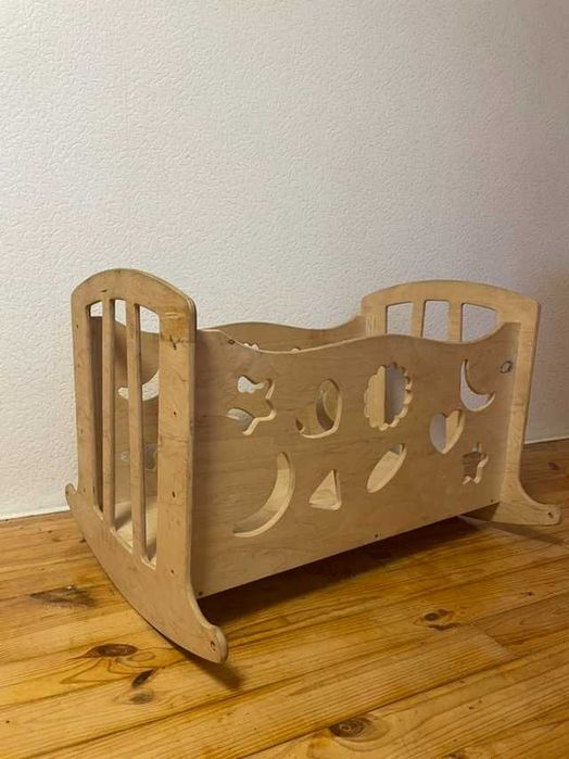 Ліжечко для ляльок