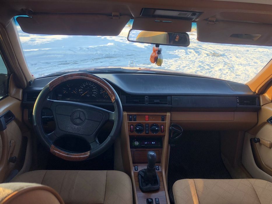 Мерседес Е200,1995рік