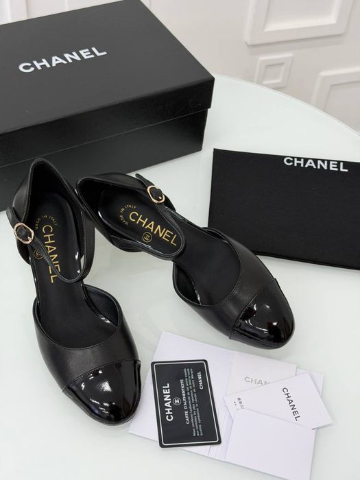 Туфлі Chanel в наявності