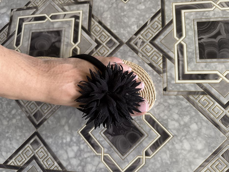 Продам шлепки новые