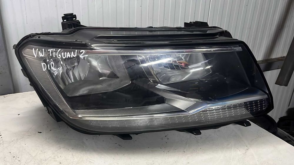 Farol Direito VOLKSWAGEN TIGUAN (5N2) Advance BlueMotion