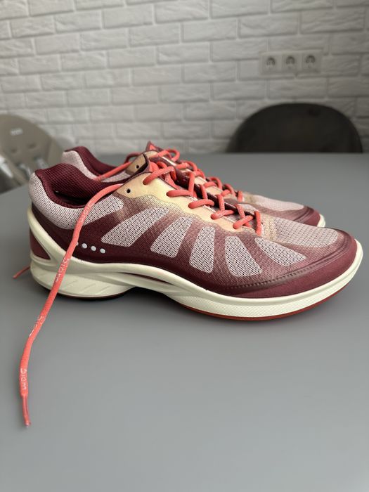 Кросівки ecco 38 рощмір