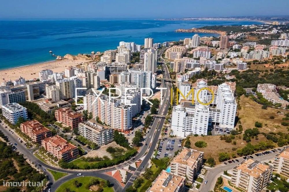 T1 em condomínio fechado a 300m da praia