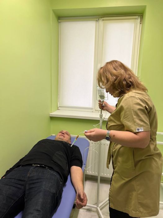Виведення із запою. Професійна допомога при алкогольній інтоксикації.