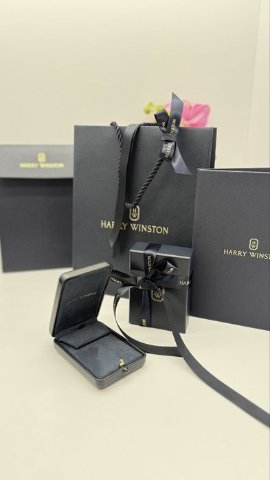 Коробка під сережки Harry Winston Харрі Вінстон під сережки.