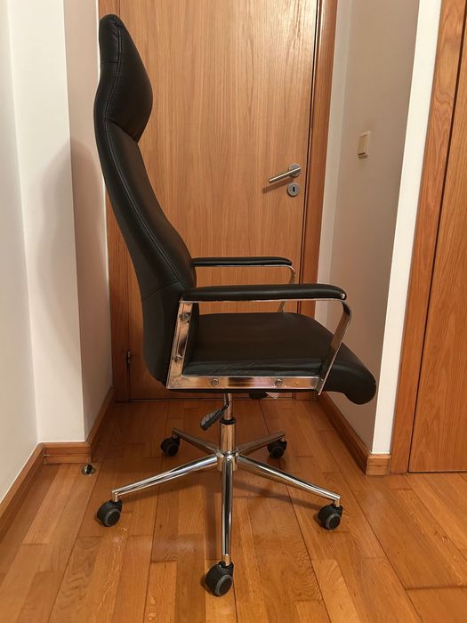 Cadeira Escritório Diretor/Executiva Como NOVA! (Ergonómica/Cromada)