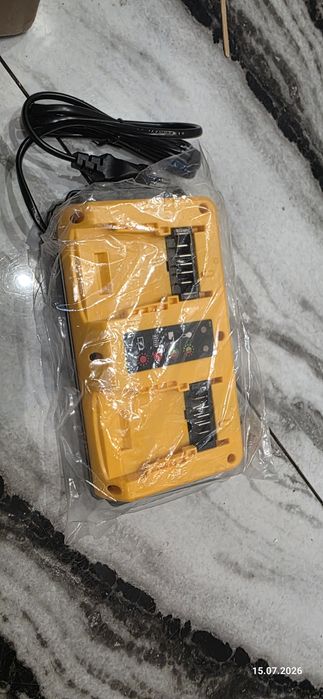 Ładowarka podwojna do bateri Dewalt