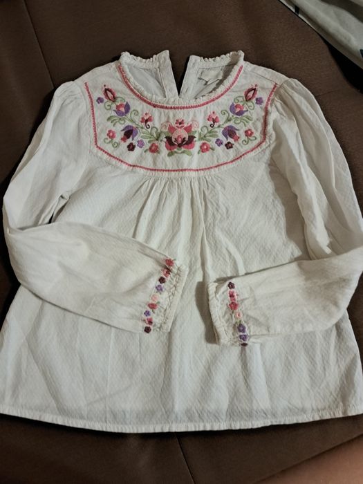 Ніжна якісна вишиванка на дівчинку натуральна тканина