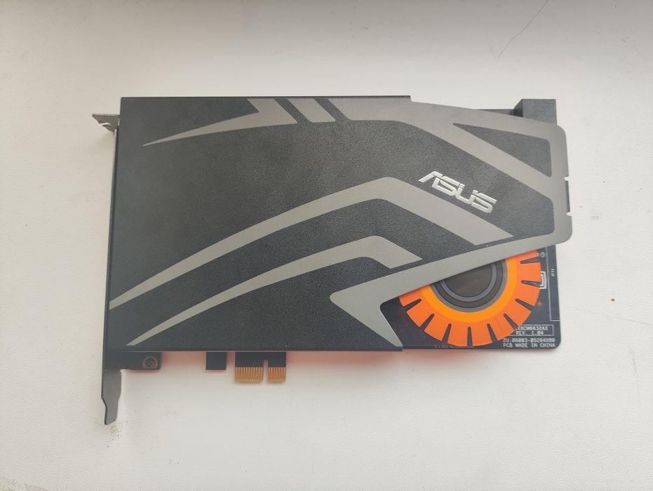 Звукова карта Asus strix soar