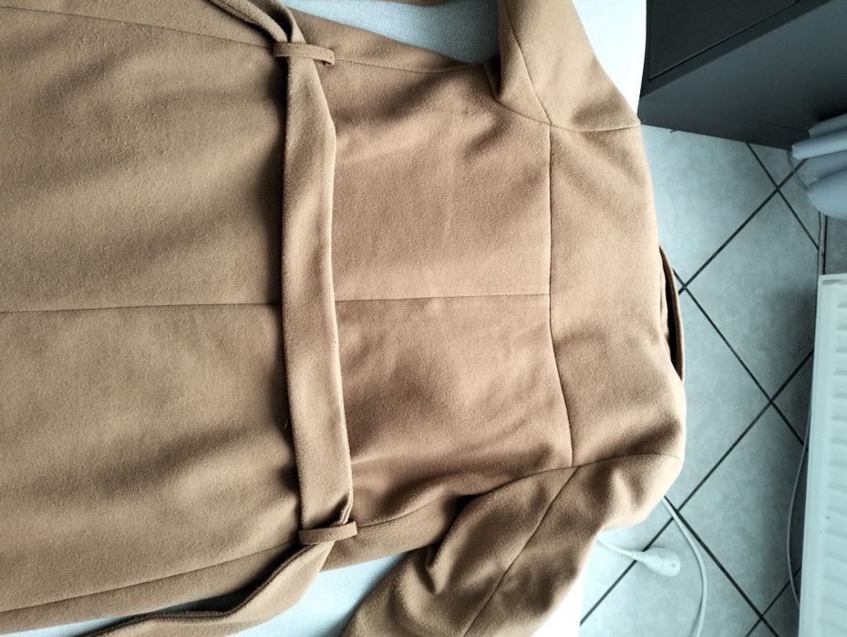 Damski brązowy płaszczyk