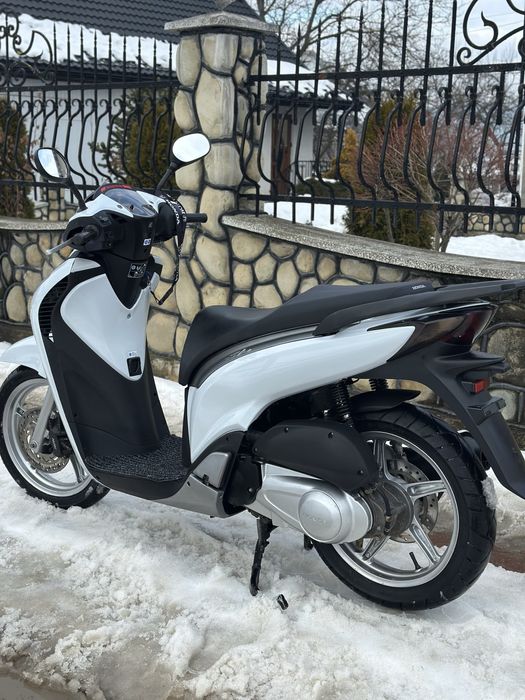 Скутер Honda sh 150