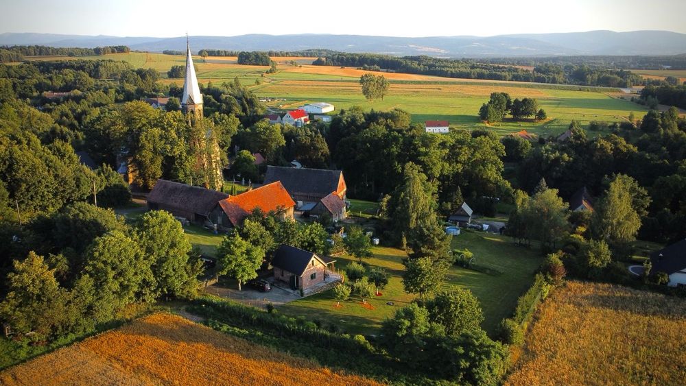 Bajuszowa Chata - zaprasza w Pogórze Izerskie