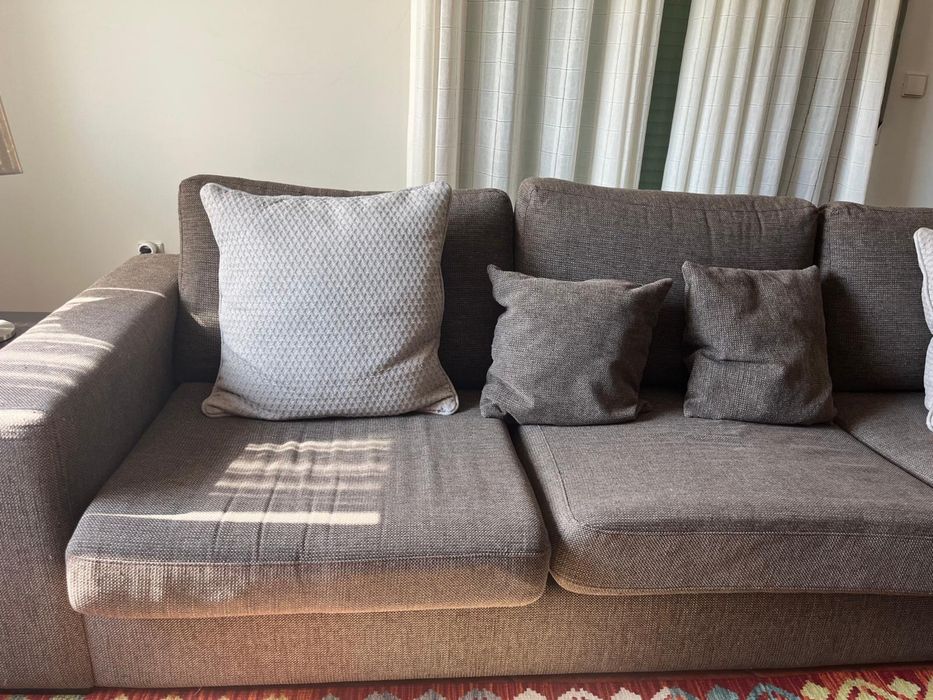 Sofá com chaise longue