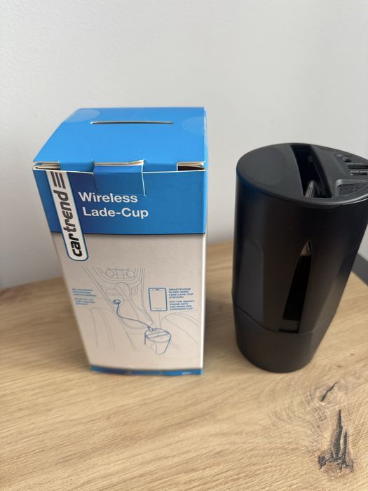 Автомобільна безпровідна зарядка