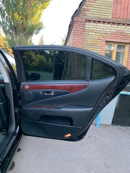 Срочно Продам Lexus LS460L