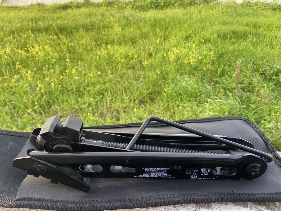 Macaco de carro tipo tesoura - Original GM