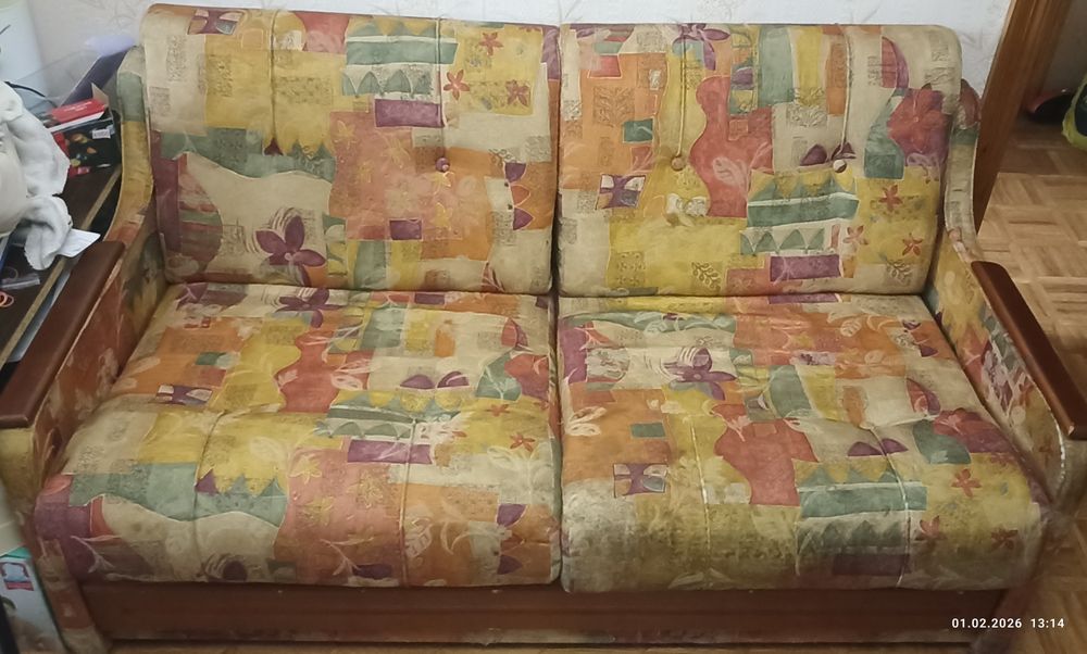 Віддам диван і 2 крісла - розкладні