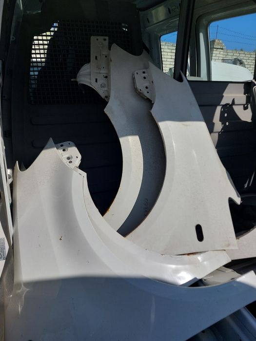 В наявності крила Фольцваген Каді Тоуран 2010-2015р Volkswagen Touran Caddy