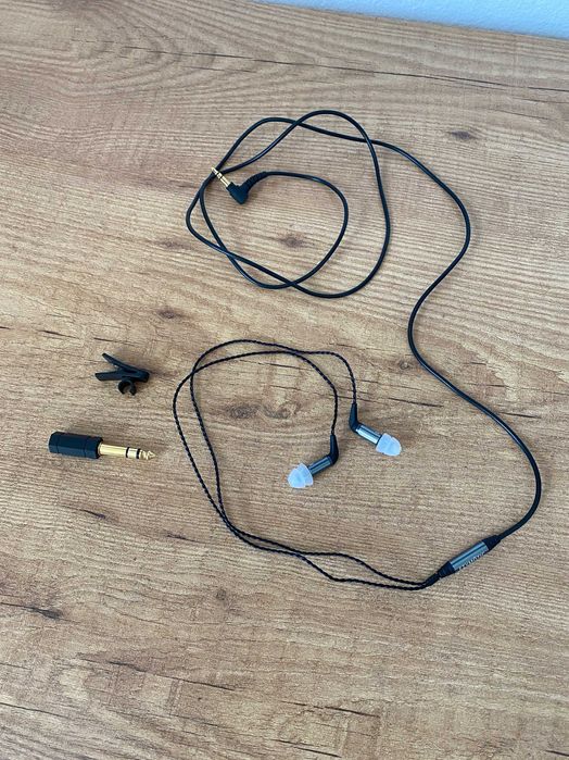 ER4 xr extended bass response in ear