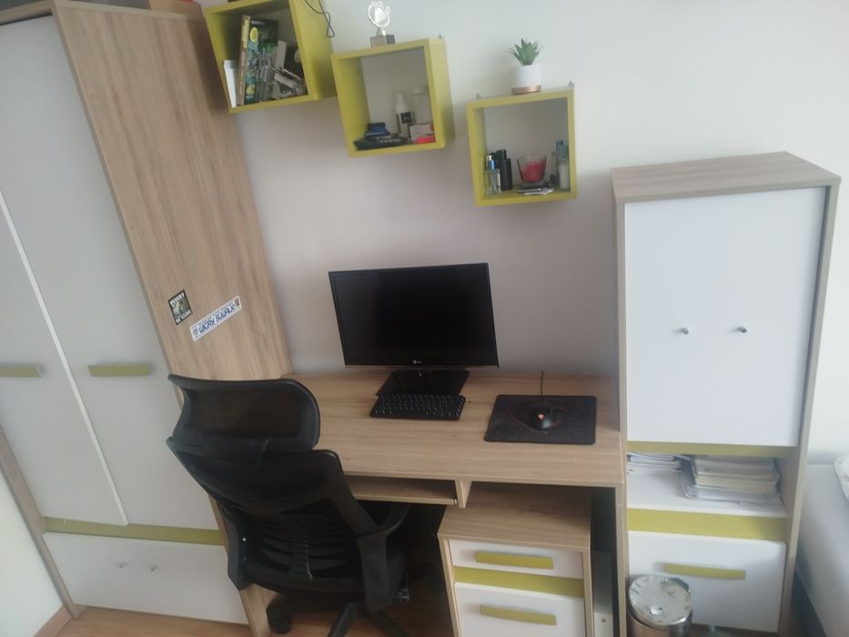 Zestaw mebli młodzieżowych