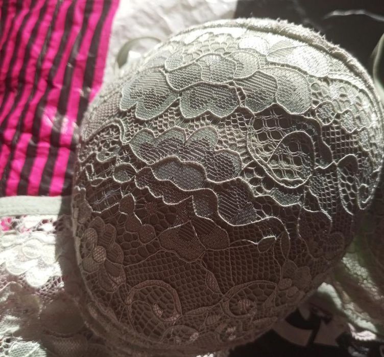 Бюстгальтер 85 В