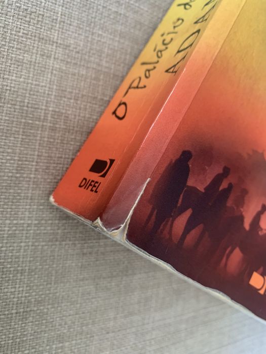 “O Palácio dos Prazeres Celestiais”, de Adam Williams