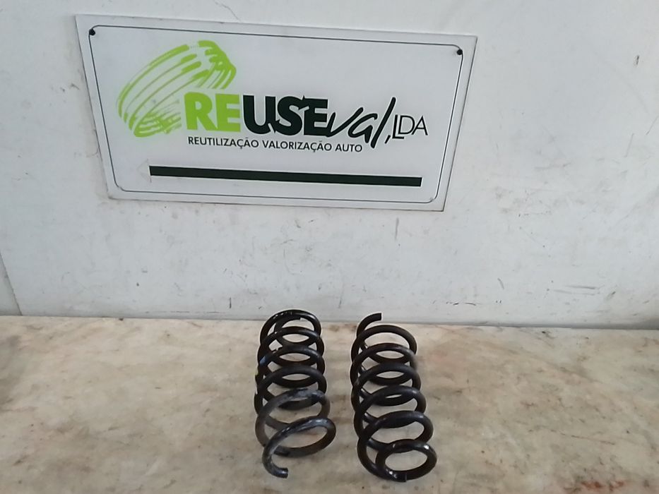 Mola de suspensão trás direita RENAULT Clio IV (BH_)