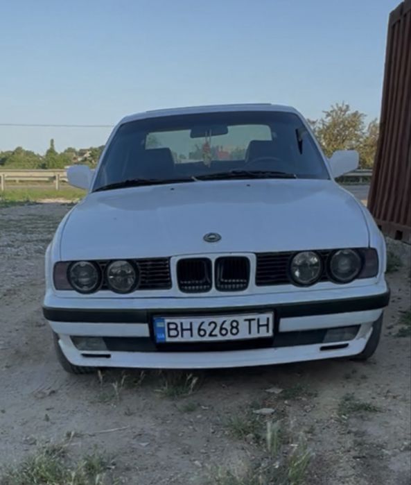BMW E3 4 91-й год автомат машина в хорошем состоянии