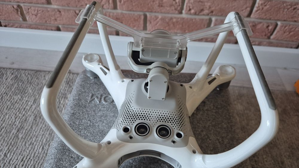 W zestawie Dron Dji phantom 4 ipad mini 4
