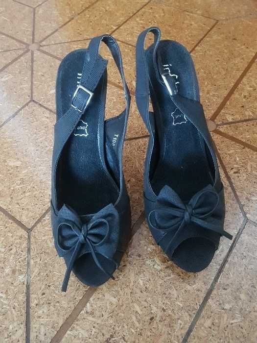 Czarne sandałki rozm. 39